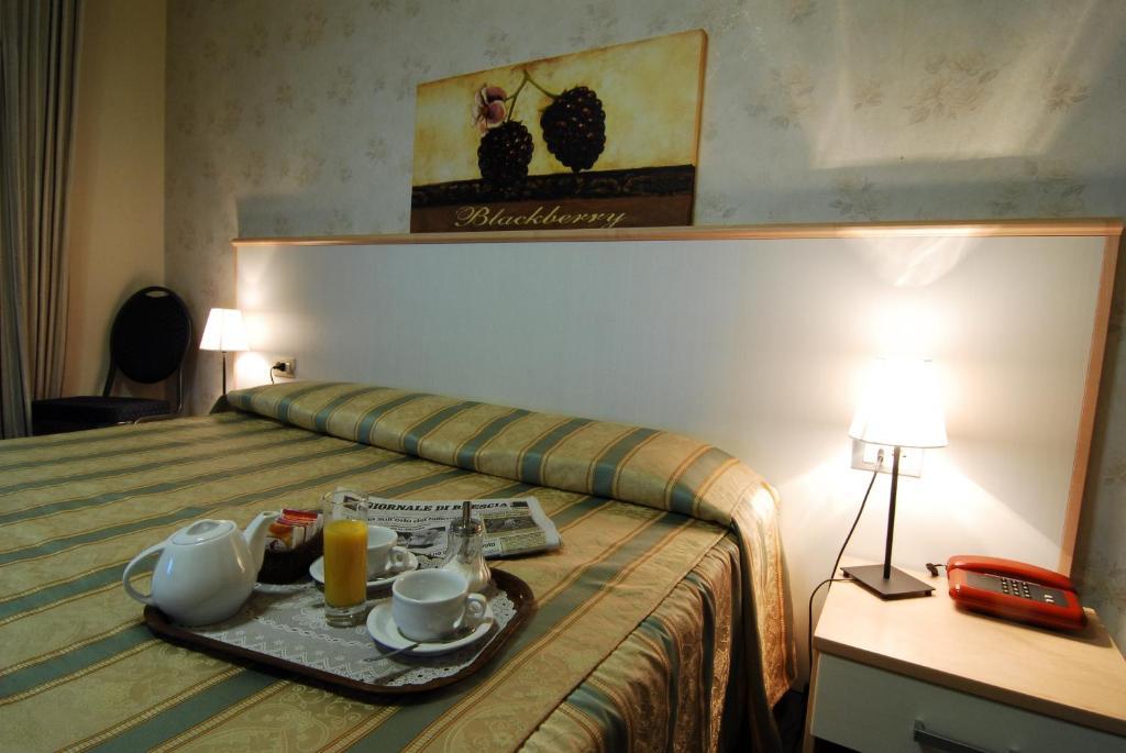 Hotel Milano Iseo Zimmer foto